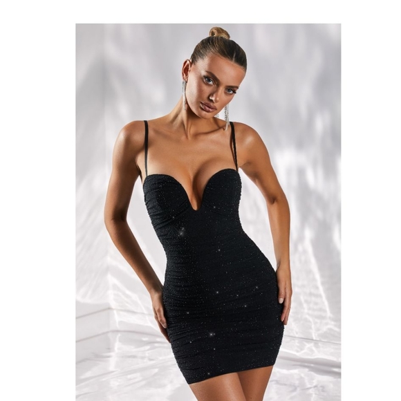 🚫sold out🚫Oh Polly plunge mini dress (black, gold available) - Picture 6 of 6